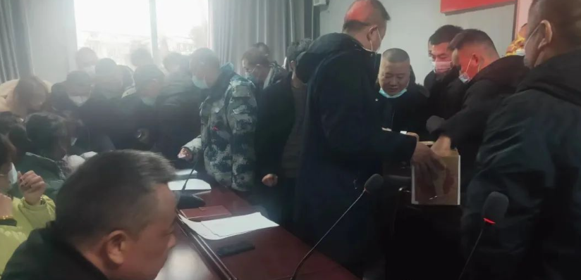 万通驾校全体教职员工向全县人民拜年啦！